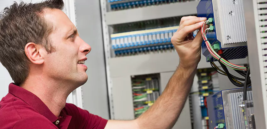 Offshore and Petroleum Facility Electrician in Birmingham